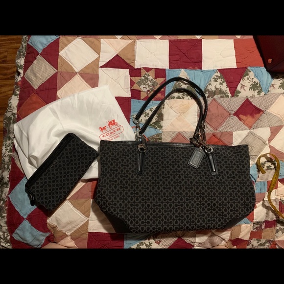 Coach Handbags - Coach handbag large set